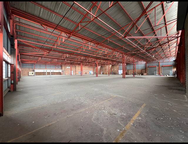 2,494M² WAREHOUSE TO LET IN FACTORIA
